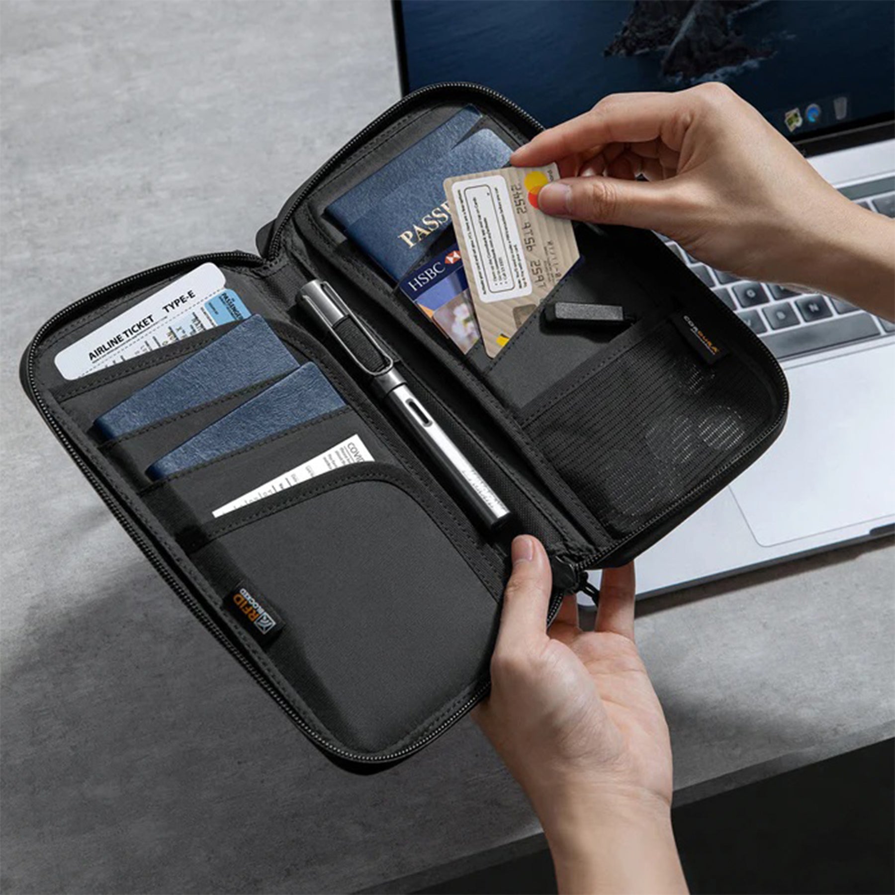 Navigator T03 Passport Wallet - Black
