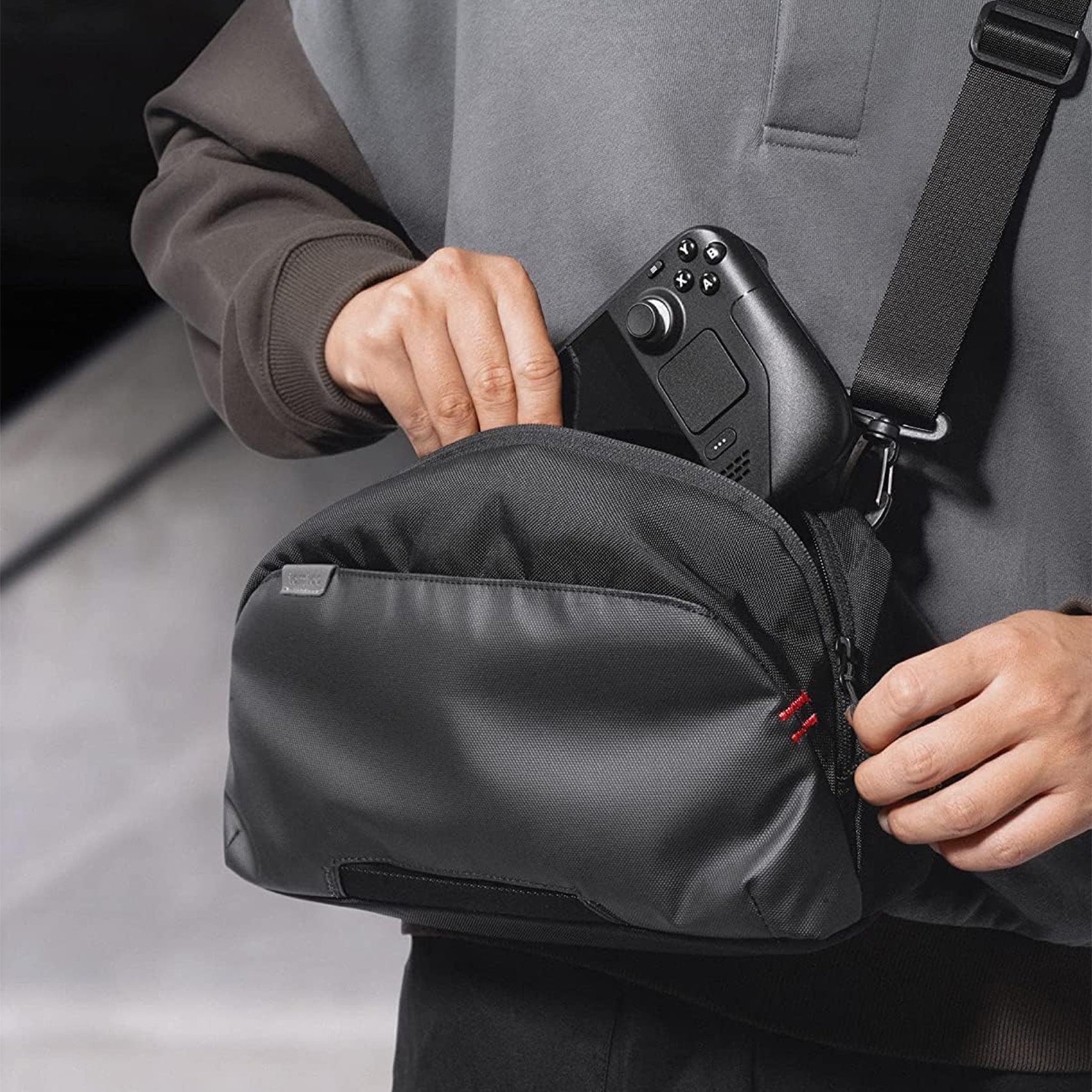 Arccos G47 Steam Deck Sling Bag - Black