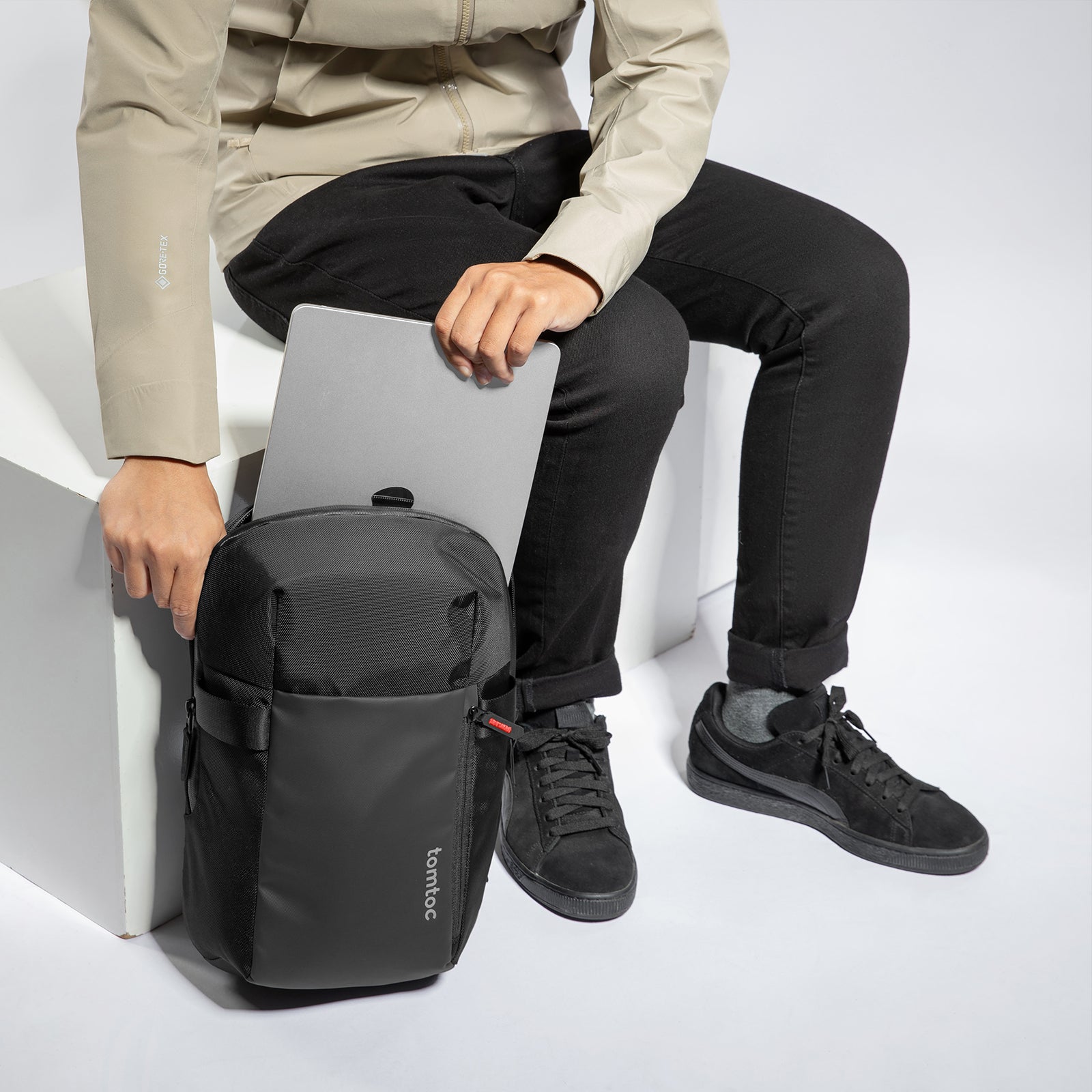 Explorer T24 Croxbody Bag 14" - Black