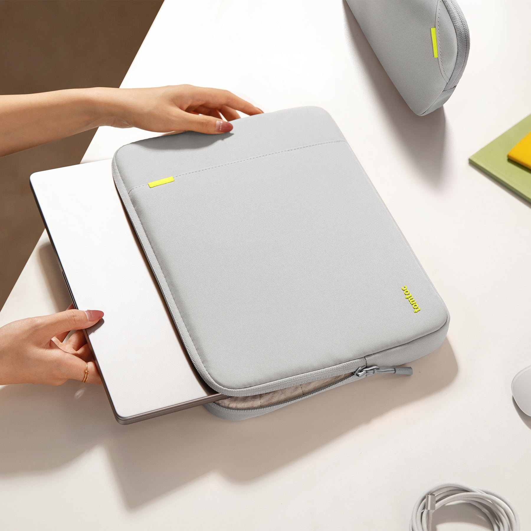 Defender A13 Laptop Sleeve & Pouch (Macbook) 15" - Gray
