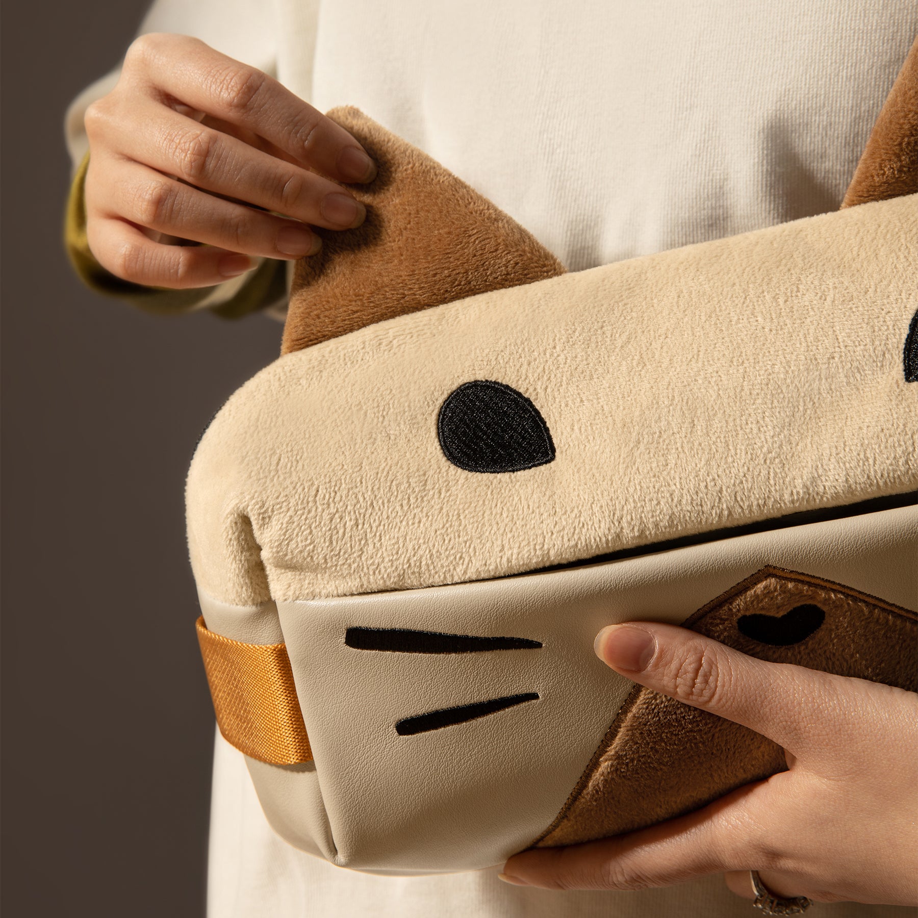 Monster Hunter T21 EDC Sling Bag - Palico