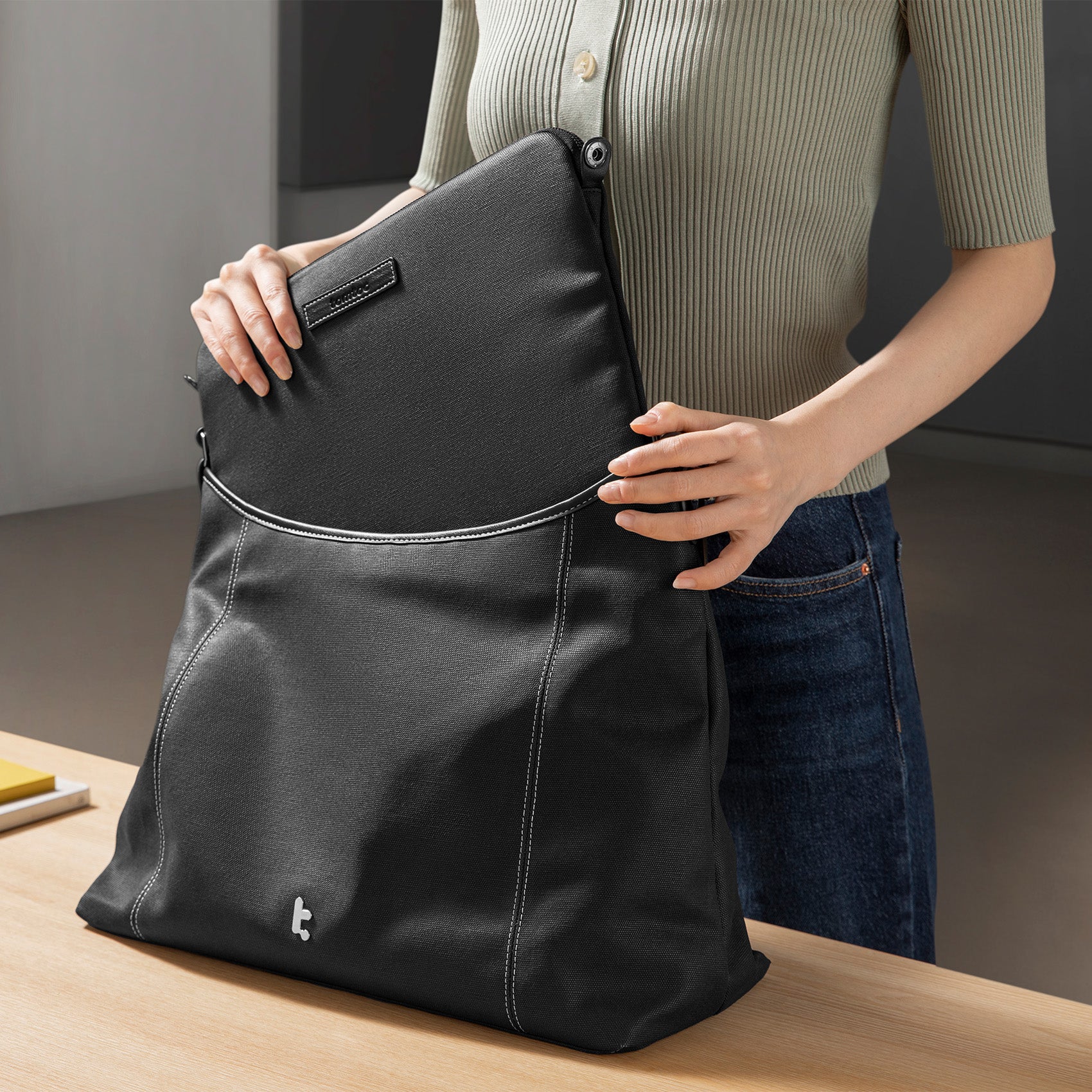 The-Her T28 Tote Bag 16" - Black