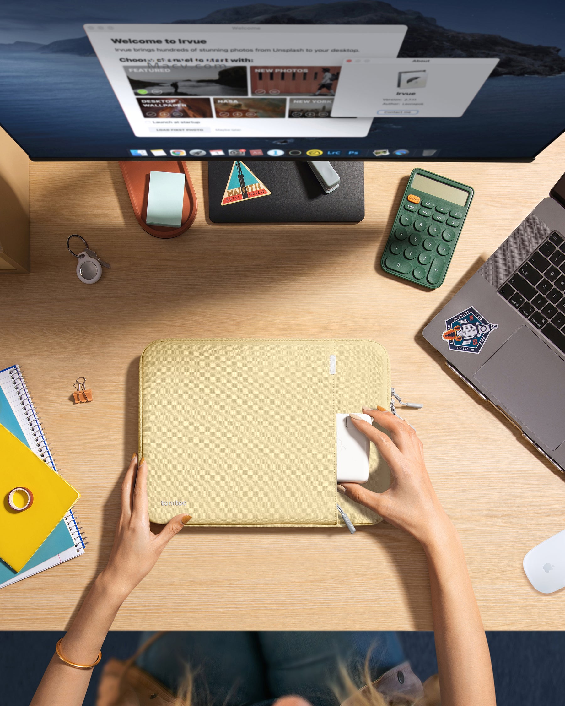 Defender A13 Laptop Sleeve (Macbook) 13" - Yellowish
