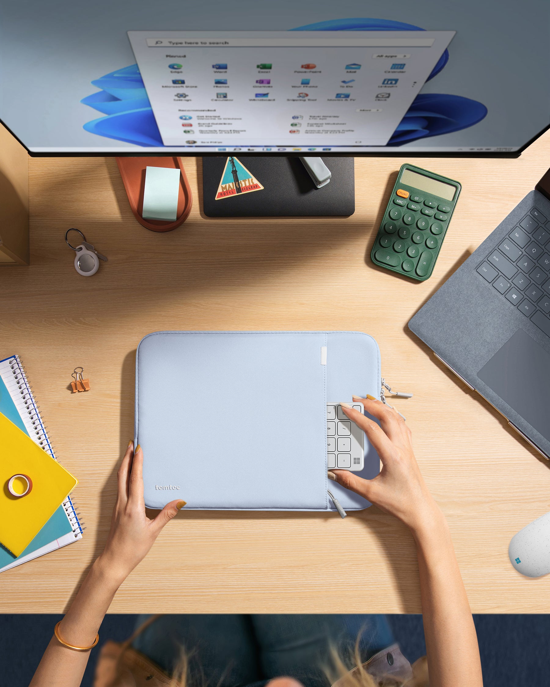 Defender A13 Laptop Sleeve (Macbook) 13" - Mist Blue