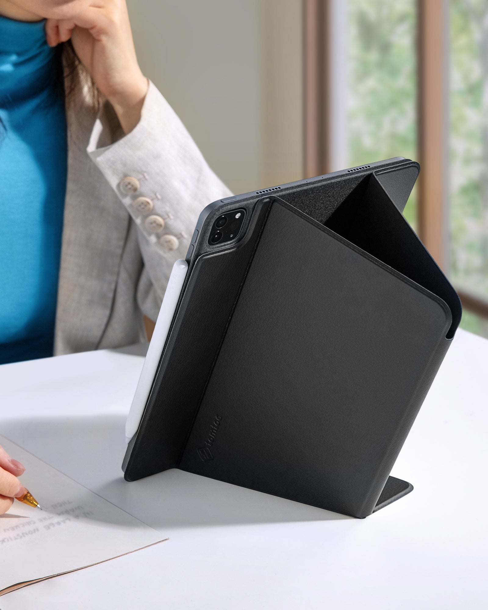 Inspire B52 4-Mode Folio 11" - Black