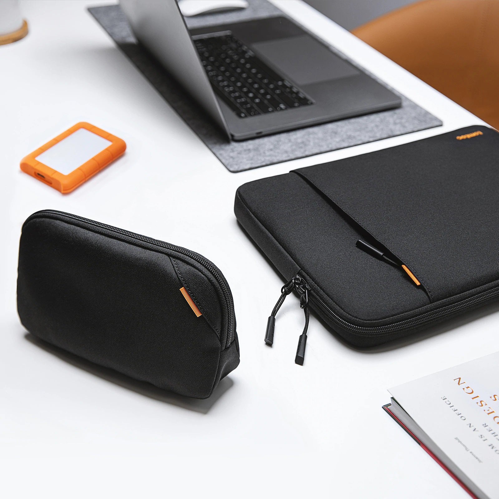 Defender A13 Laptop Sleeve & Pouch (Macbook) 14" - Black