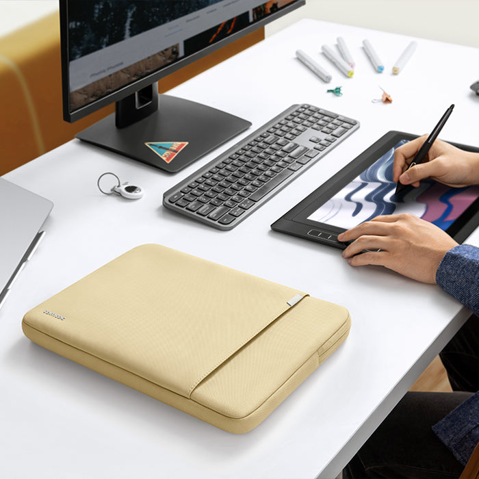 Defender A13 Laptop Sleeve (Macbook) 13" - Yellowish