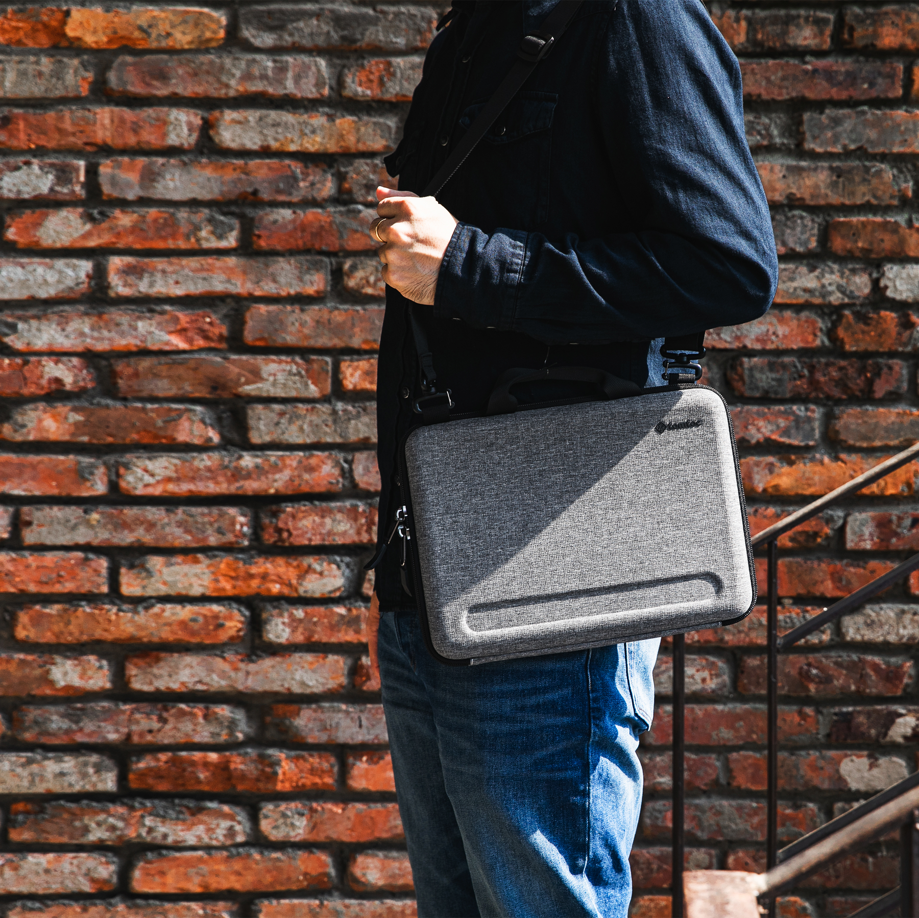 Fancy Case A25 Messenger Bag (Macbook) 16" - Gray