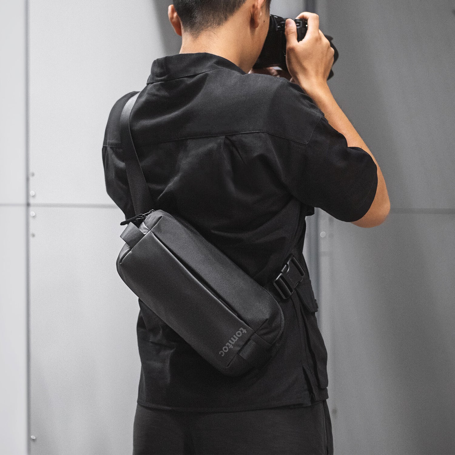 tomtoc Minimalist EDC Sling Men Bag Review: Stylish and Functional Crossbody Bag for Everyday Use
