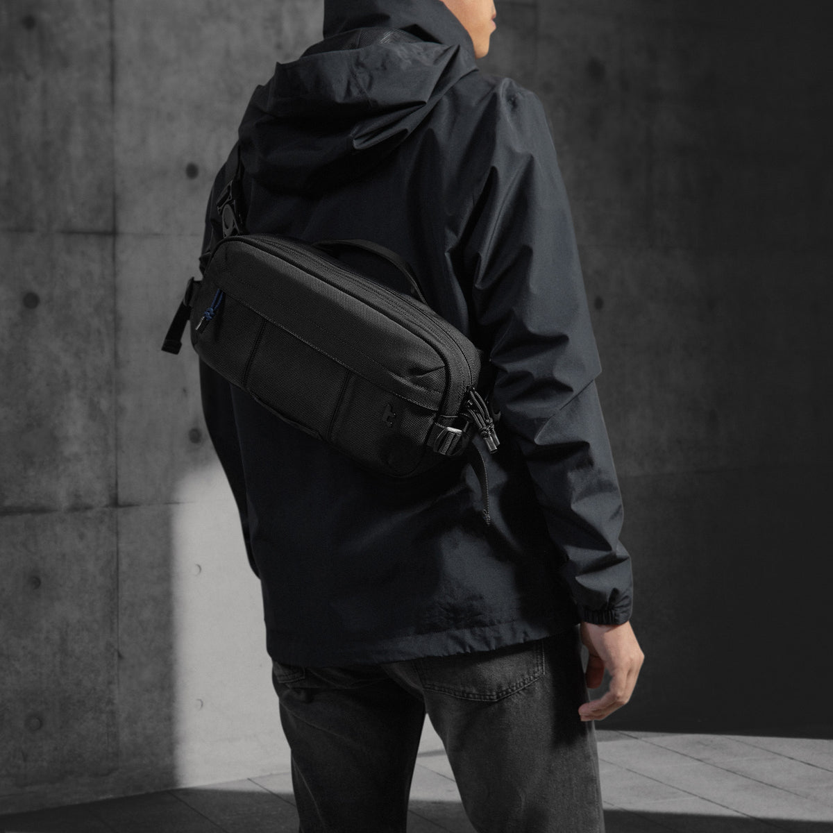 Wander T26 Sling Bag - Black